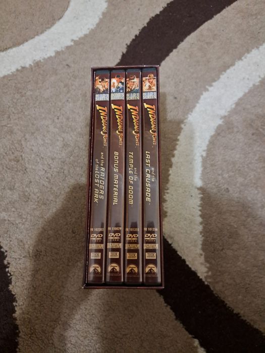 Чисто нови DVD дискове с филми