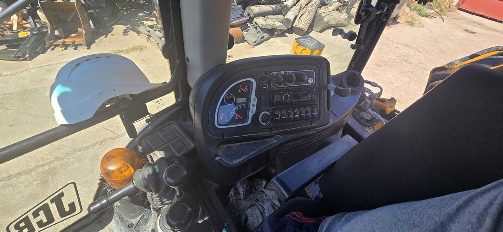 Buldoexcavator JCB3CX 2019 - 5147 ore cu 3 cupe si picon