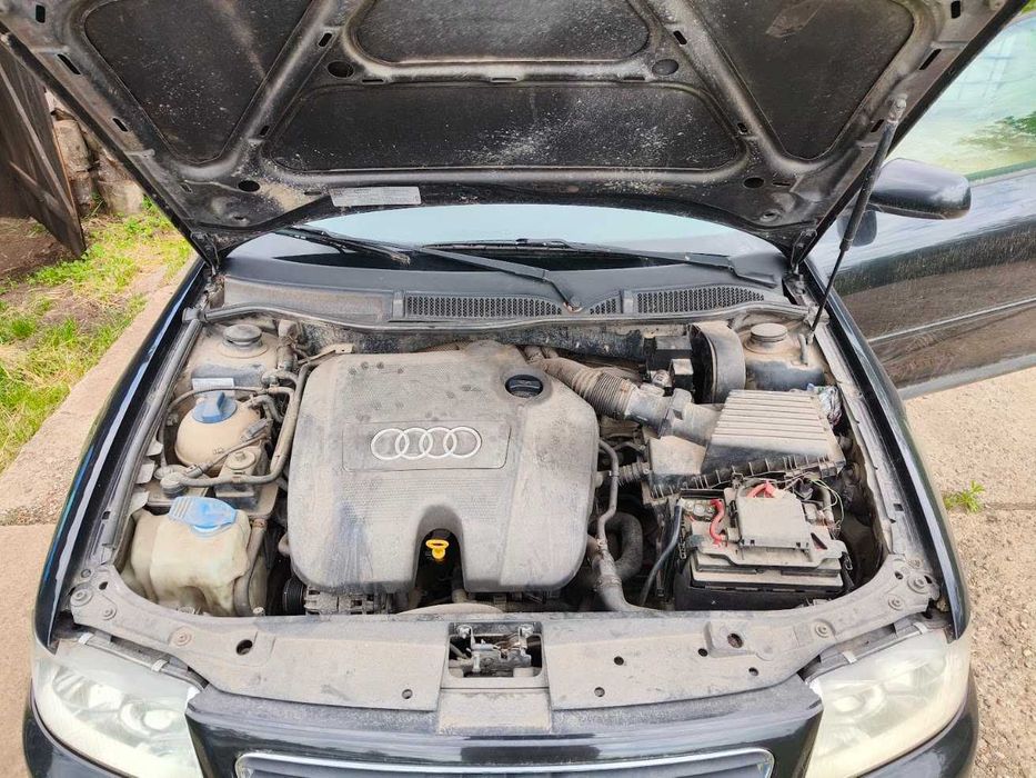 Vand 2003 Audi A3, motor 1.6 benzina