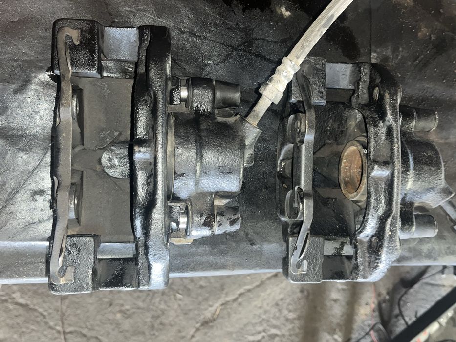 Предни спирачни апаратин BMW 318i 143кс