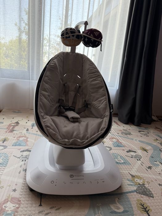Електрическа бебешка люлка mamaRoo 5.0, сива