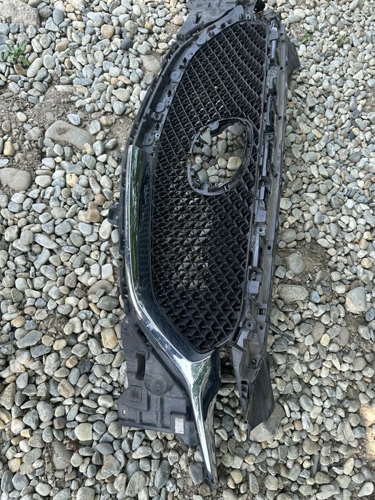Grilă radiator mazda cx5.