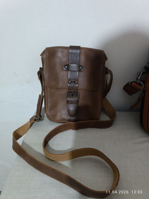 Кожаный сумки продаётся-100$.Качественный  классический. Состояние отл