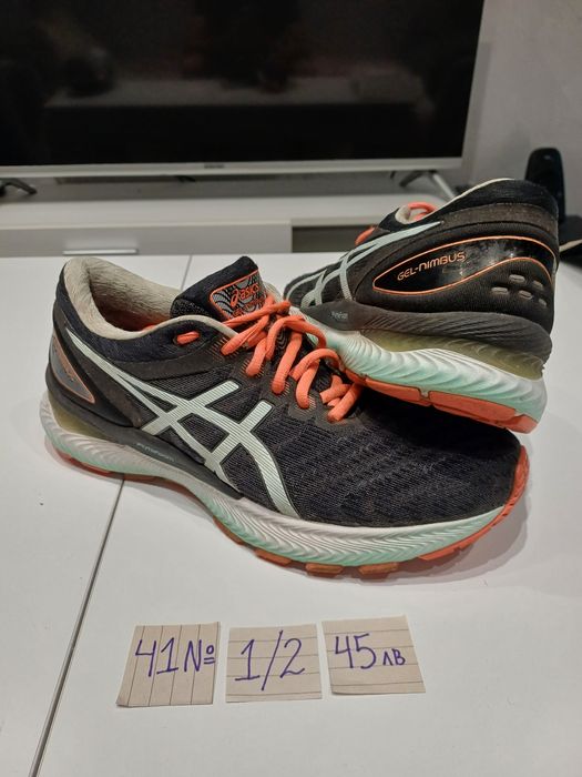 Унисекс маратонки асикс