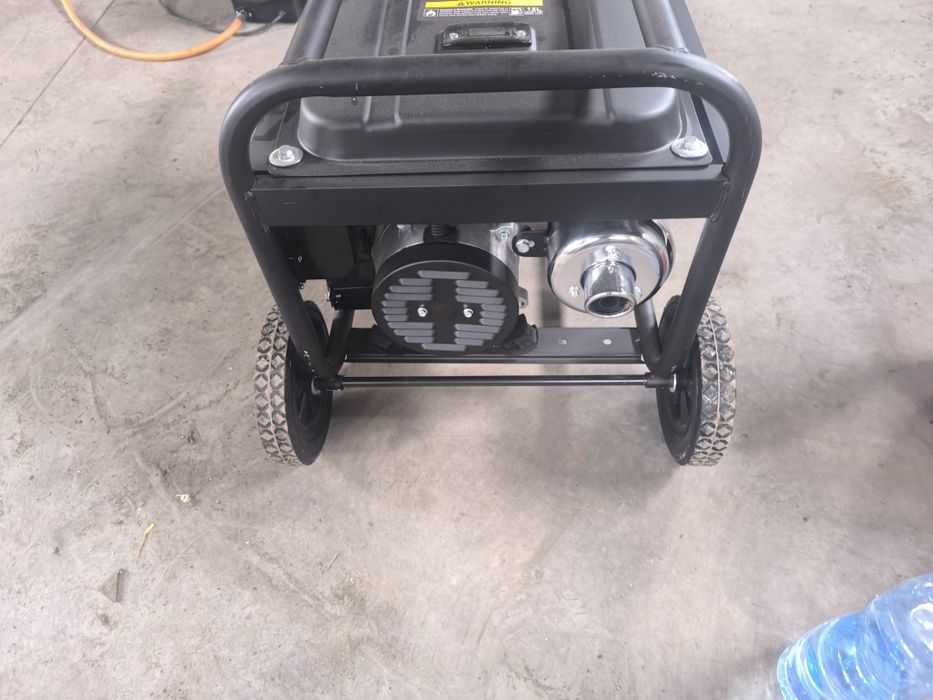 Електрогенератор HYUNDAI  HHY7000FE