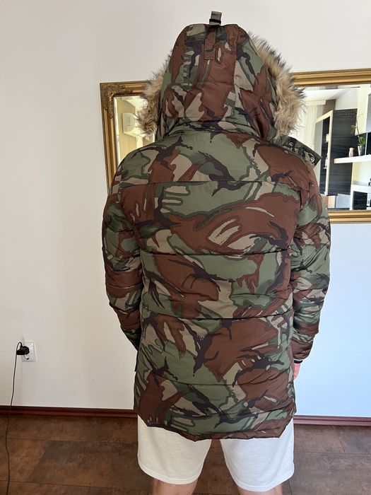 Jachetă parka SuperDry. nou