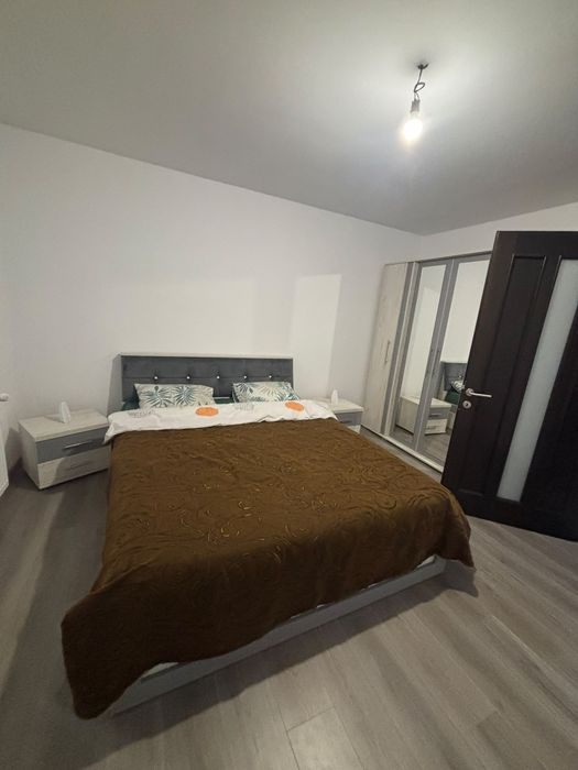 Inchiriez apartament