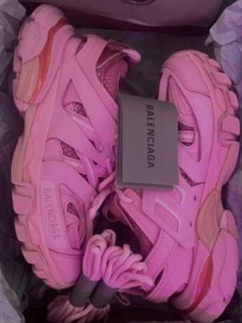 Vânzare urgentă: Adidași Balenciaga în stare excelentă.