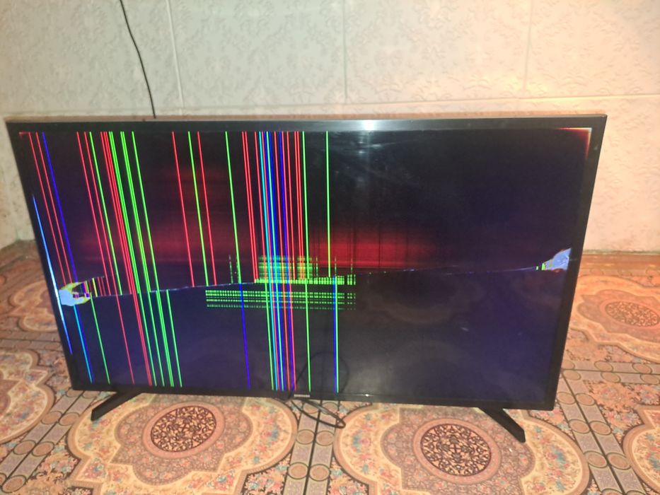 Телевизор самсунг .