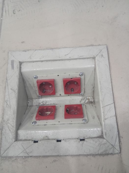 Напольные розетки