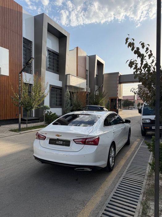 2022 Malibu Premier Toza