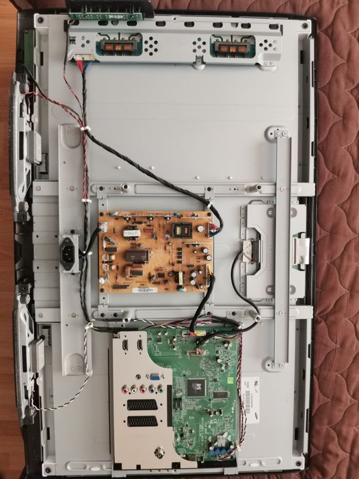 LCD Tv тв 32 Toshiba за части или ремонт