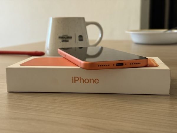 Продавам iphone 17 pro 256 gb