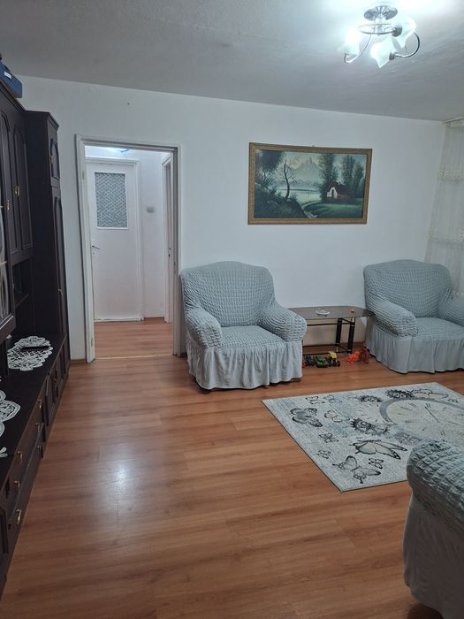 Vand apartament 3 camere Craiovita Noua