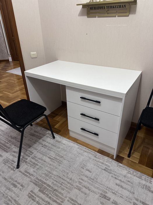 Продам школьный стол