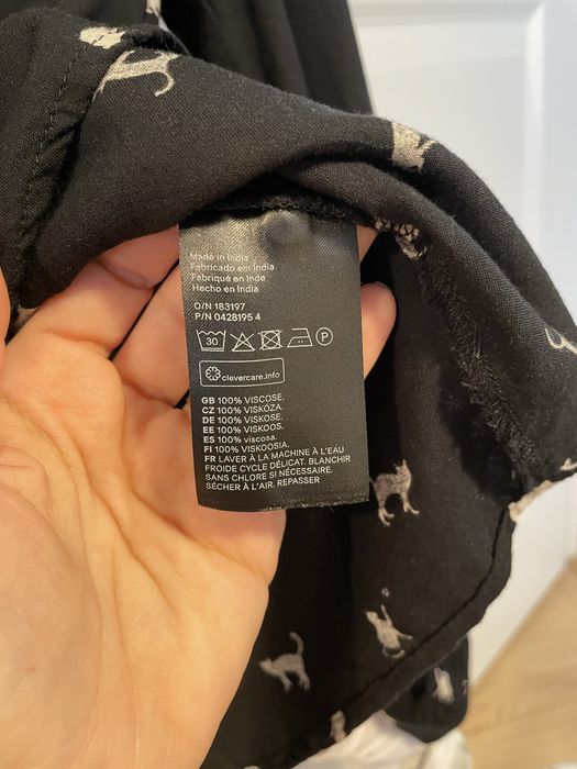 Camasa H&M neagra, marime 32,  cu pisici