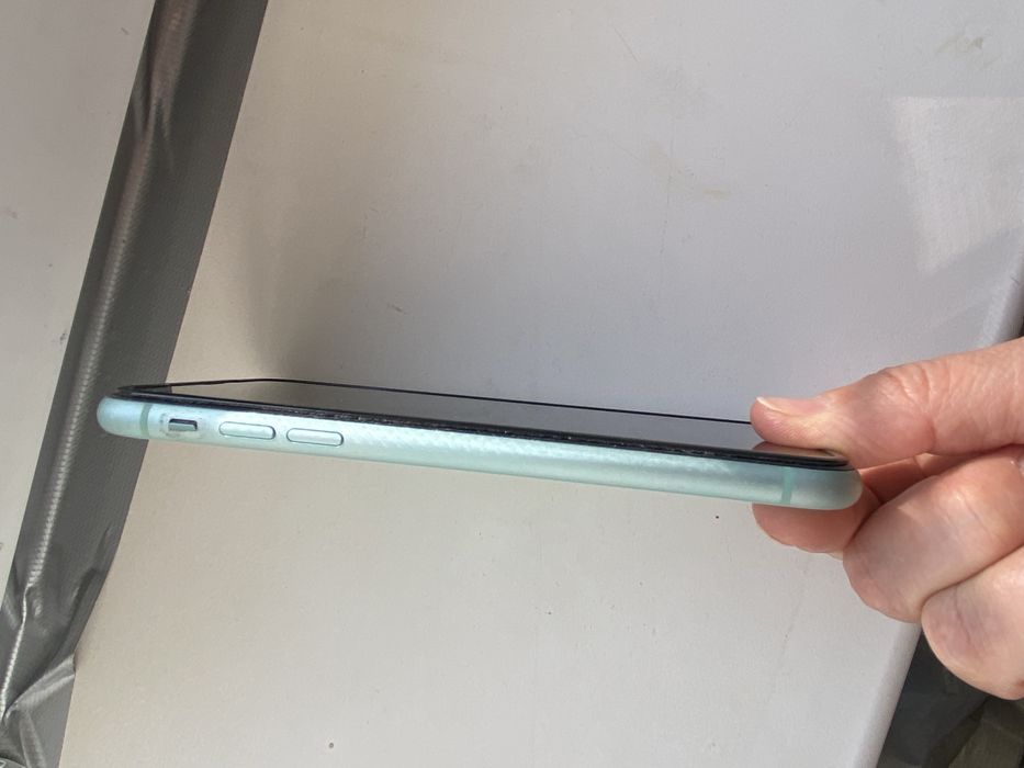 Б/У iPhone 11 с гарантией