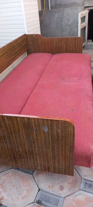 Диван советский Раскладной  в нормальном состоянии