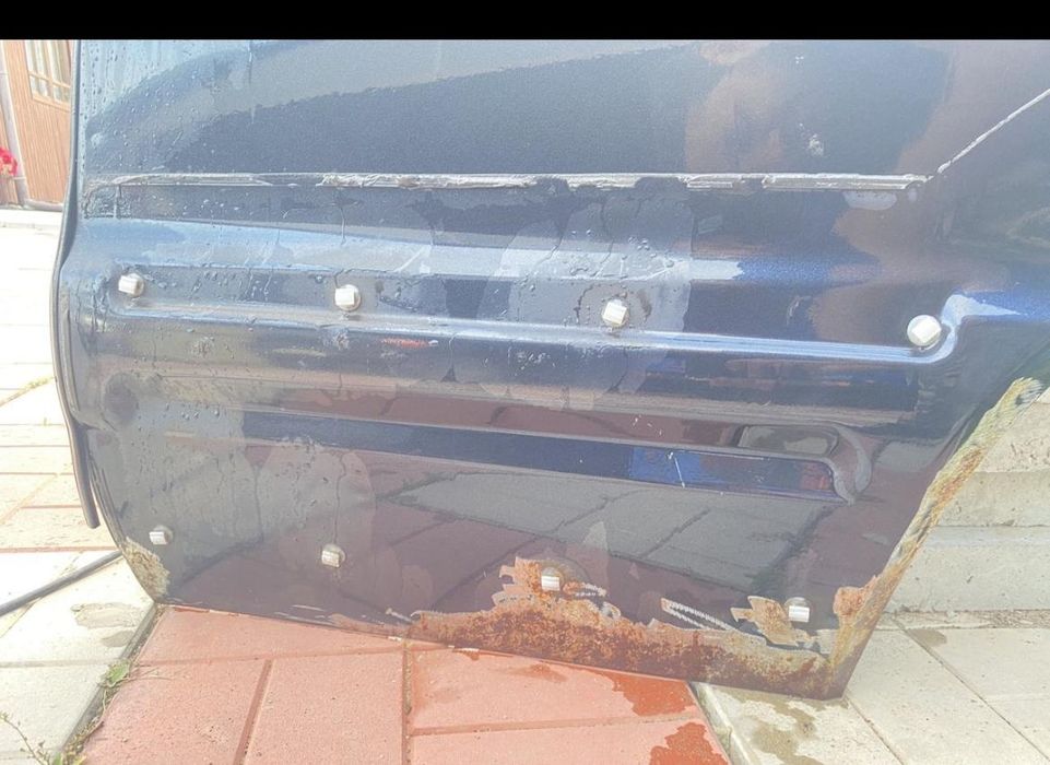 Продам дверь от нивы