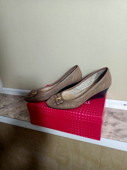 Продам обувь недорого