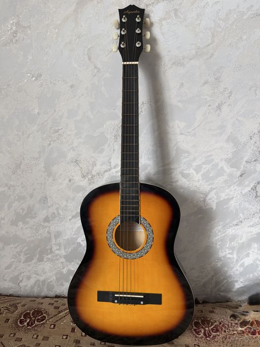 Продам гитару есть торг