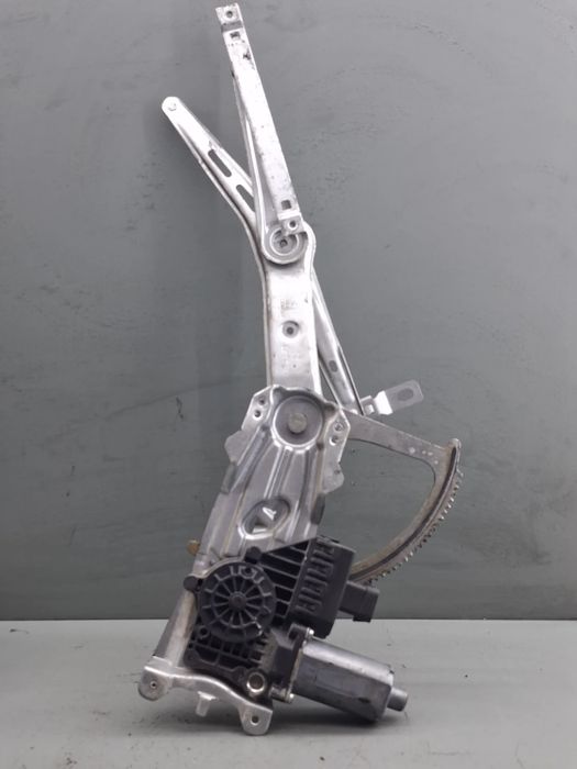 Macara geam dreapta față electrică 0 130 821 455 Opel Astra 2005