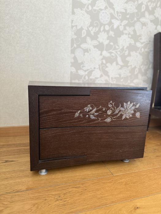 Продается спальный гарнитур