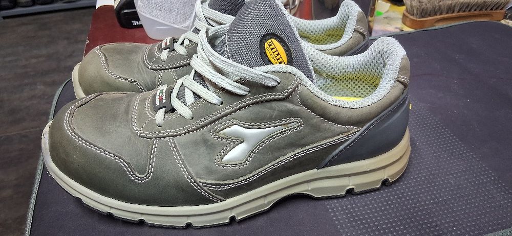 Bocanci  lucru   Diadora