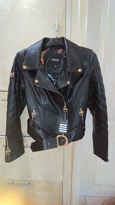 Ново яке ест.кожа PINKO -М,Л