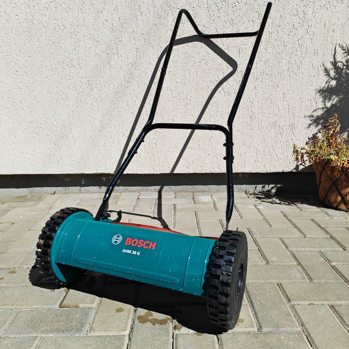 Masina manuala de tuns gazon Bosch AHM 38 G + colector