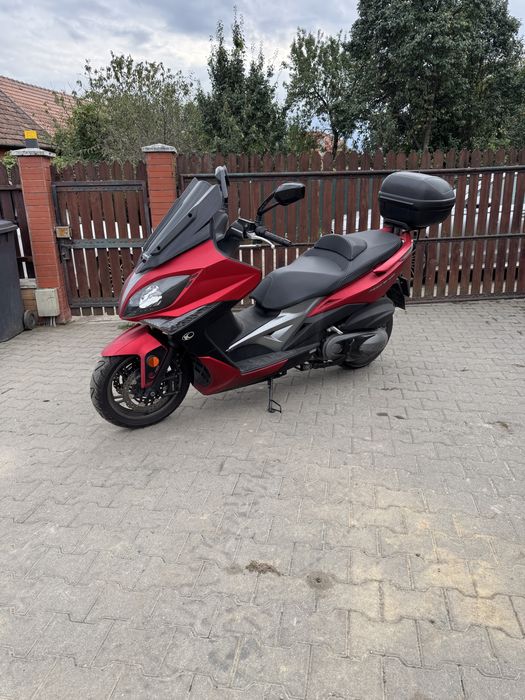 Kymco Xciting 400 , maxiscooter Bmw , Aprilia , Honda