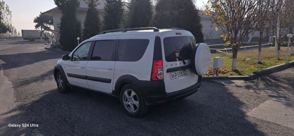 Lada largus gross