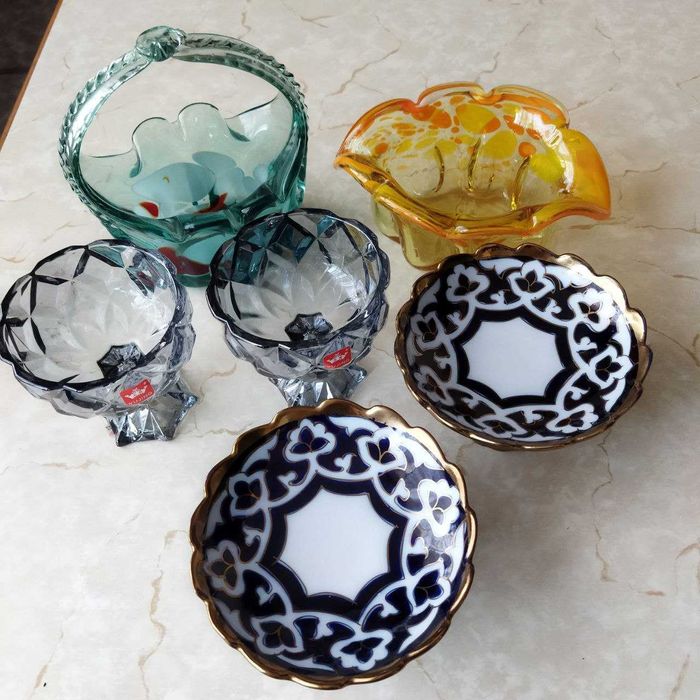 Новые колбы для термосов ,вазочки для конфет, новый комплект ложек.