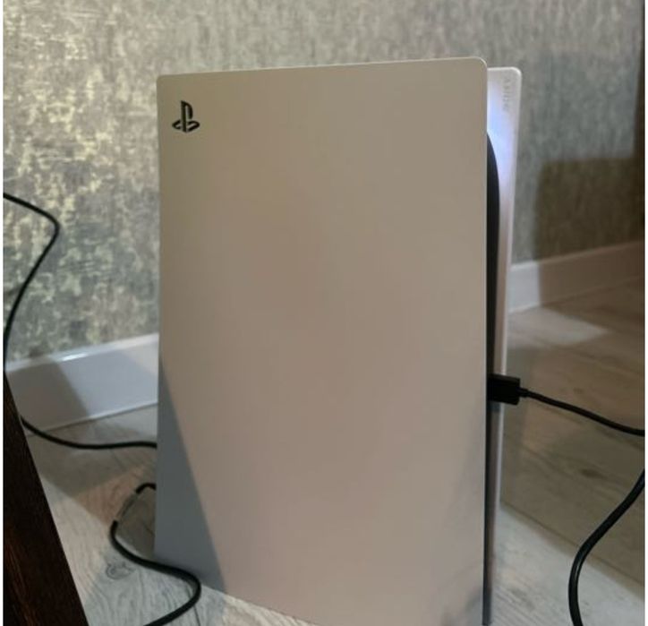 PlayStation 5 (PS5)