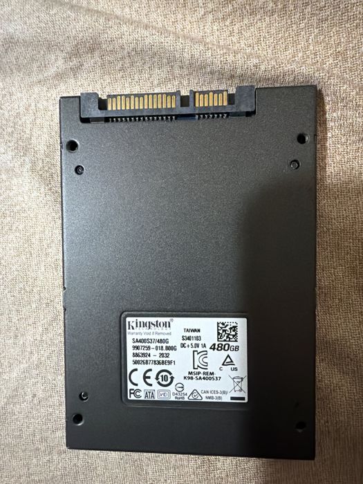 set SSD SATA – Kingston + ADATA – 1.2TB total – 100% health