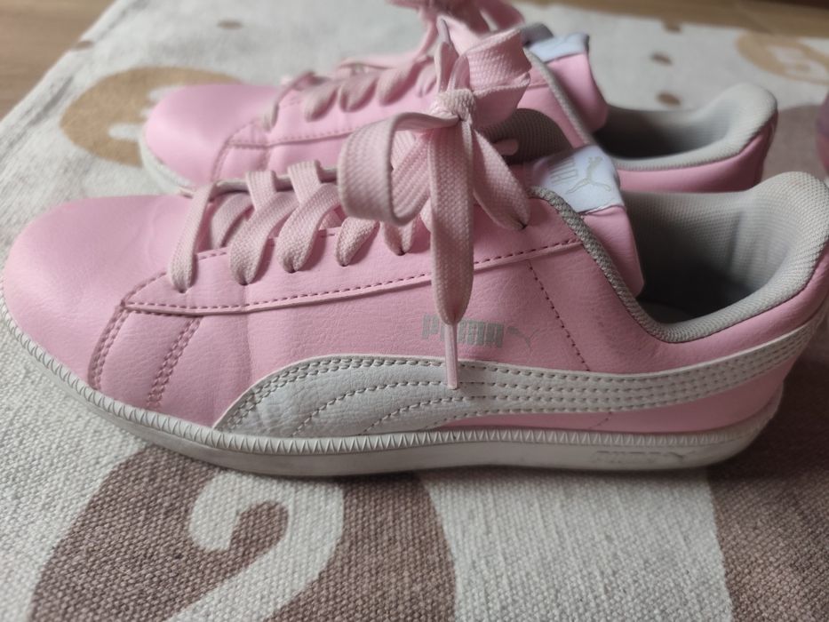 Запазени кецове Puma розови 38н