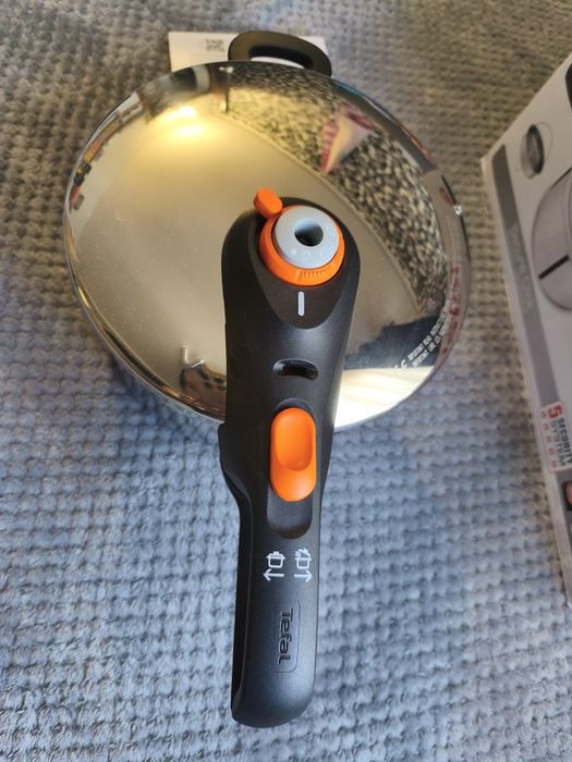 Oală sub presiune Tefal Secure Click 6L cu accesoriu pentru gătire la aburi nouă în cutie