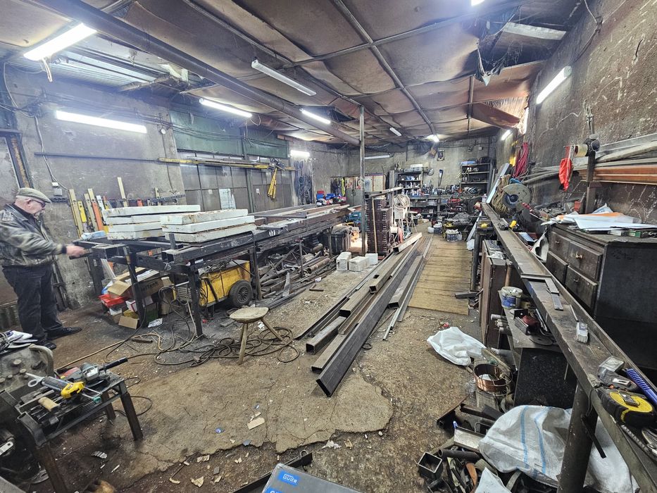 Inchiriez spatiu atelier strcturi metalice