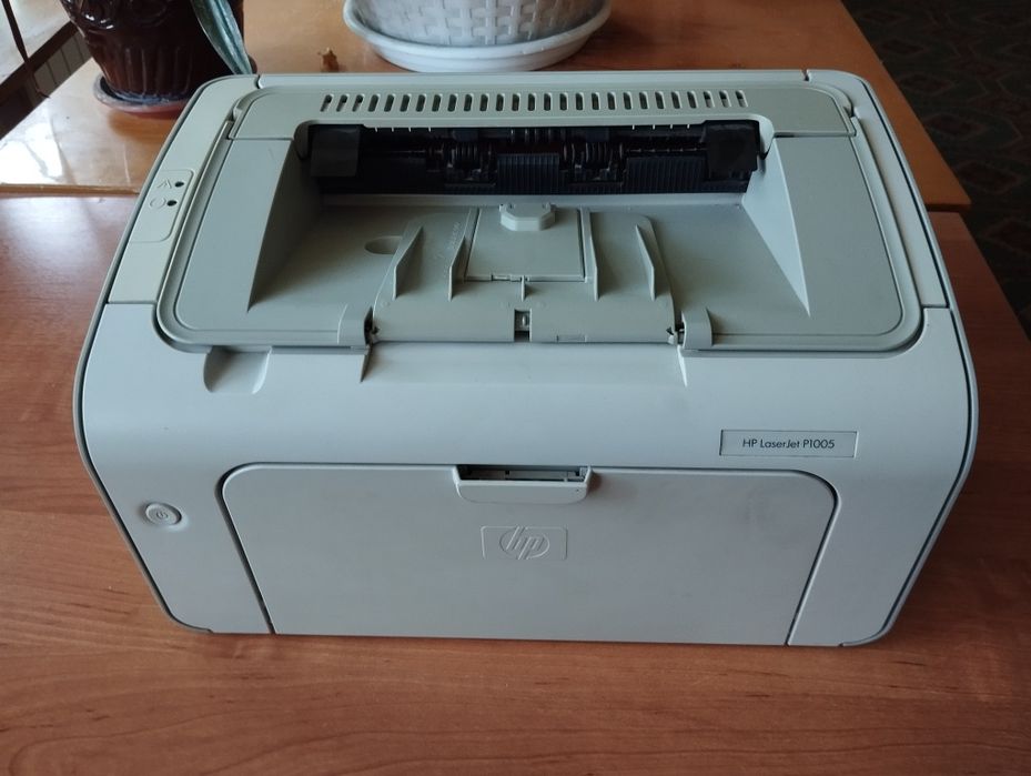 Принтер HP p1005