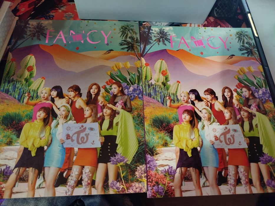 Kpop/кпоп албуми и картички!