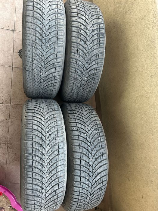 Зимни гими GOODYEAR 215/65R16