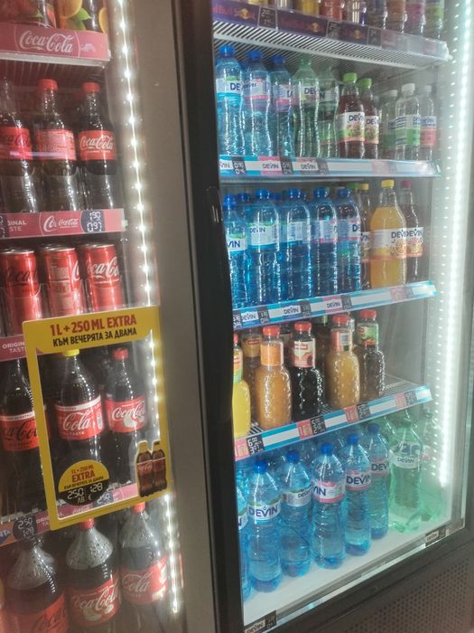 Продавам бизнес на павилион на пазар Борово.След ремонт .