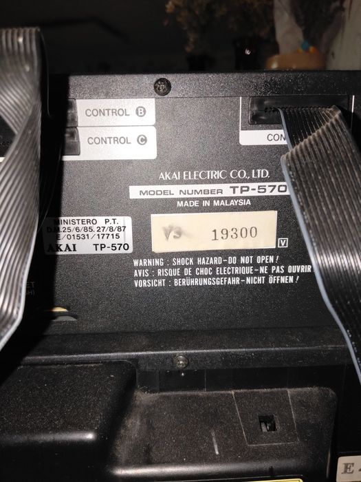 Vând combina audio Akai