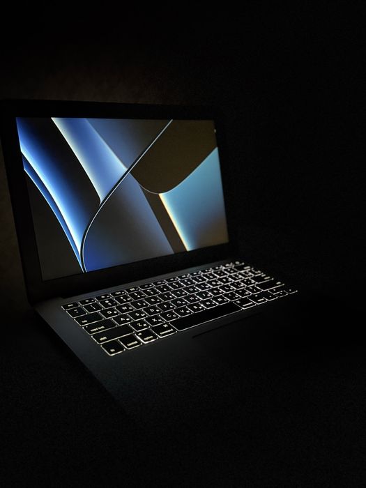 MacBook Air (13-inch)