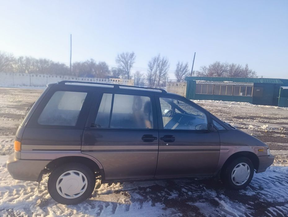 Продам машину Nisan prairie