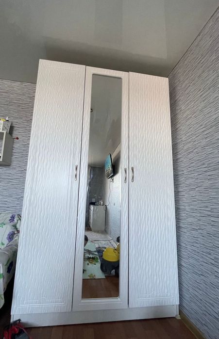 Продам спальный гарнитур