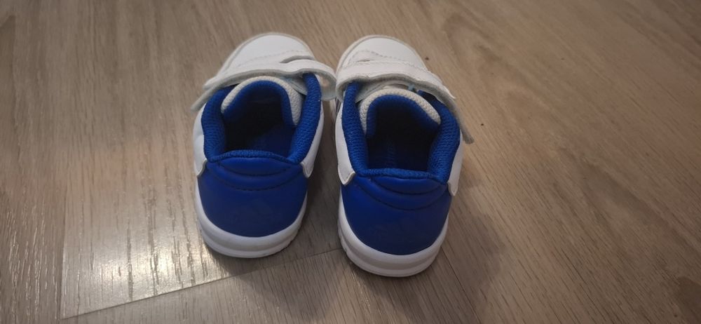 Маратонки Adidas