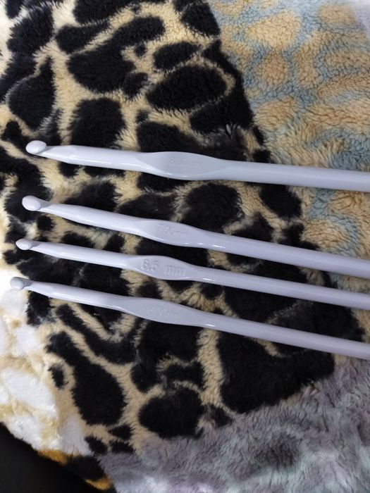 Продам крючки для вязания.