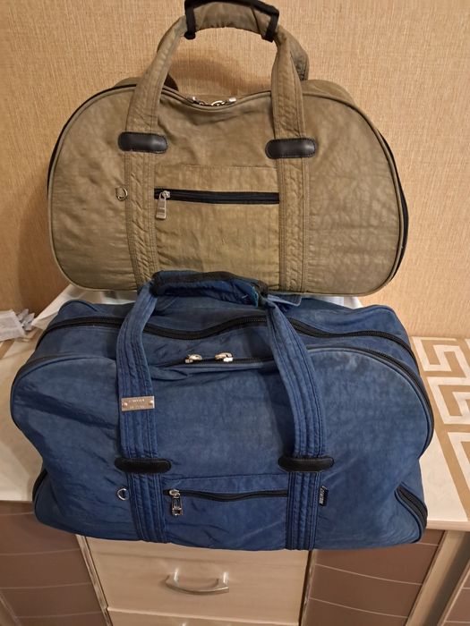 Продам чемодан дорожный