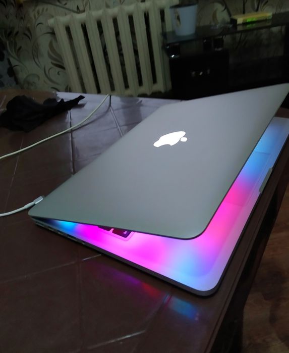 Продам Apple MacBook PRO. Silver.